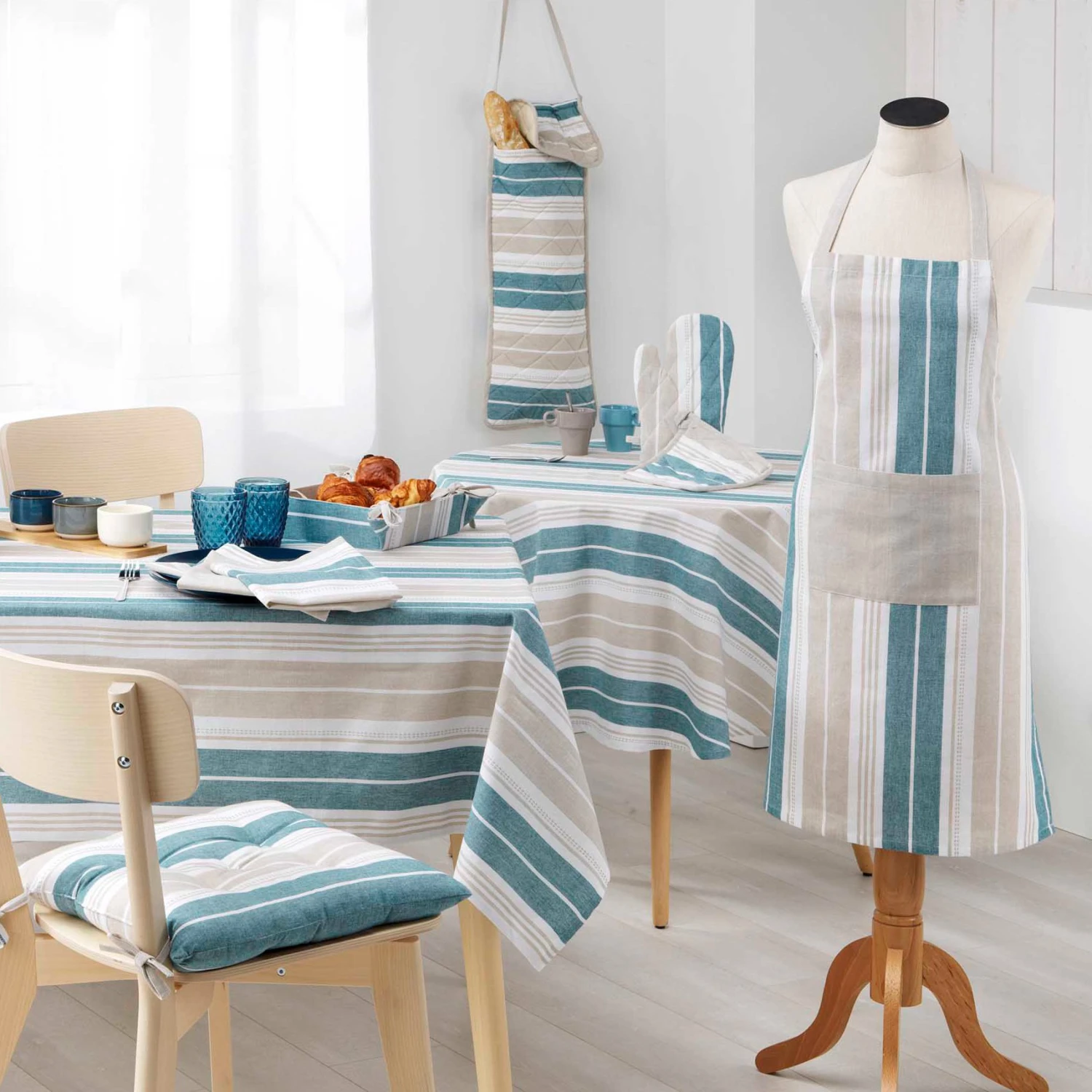 Lot de 3 serviettes (40 cm) Naturaline Bleues Lot De 3 Serviettes (40 Cm) Naturaline Bleues -Eminza 3 serviettes de table 40 x 40 cm coton tisse naturaline bleu 114308 1643123130