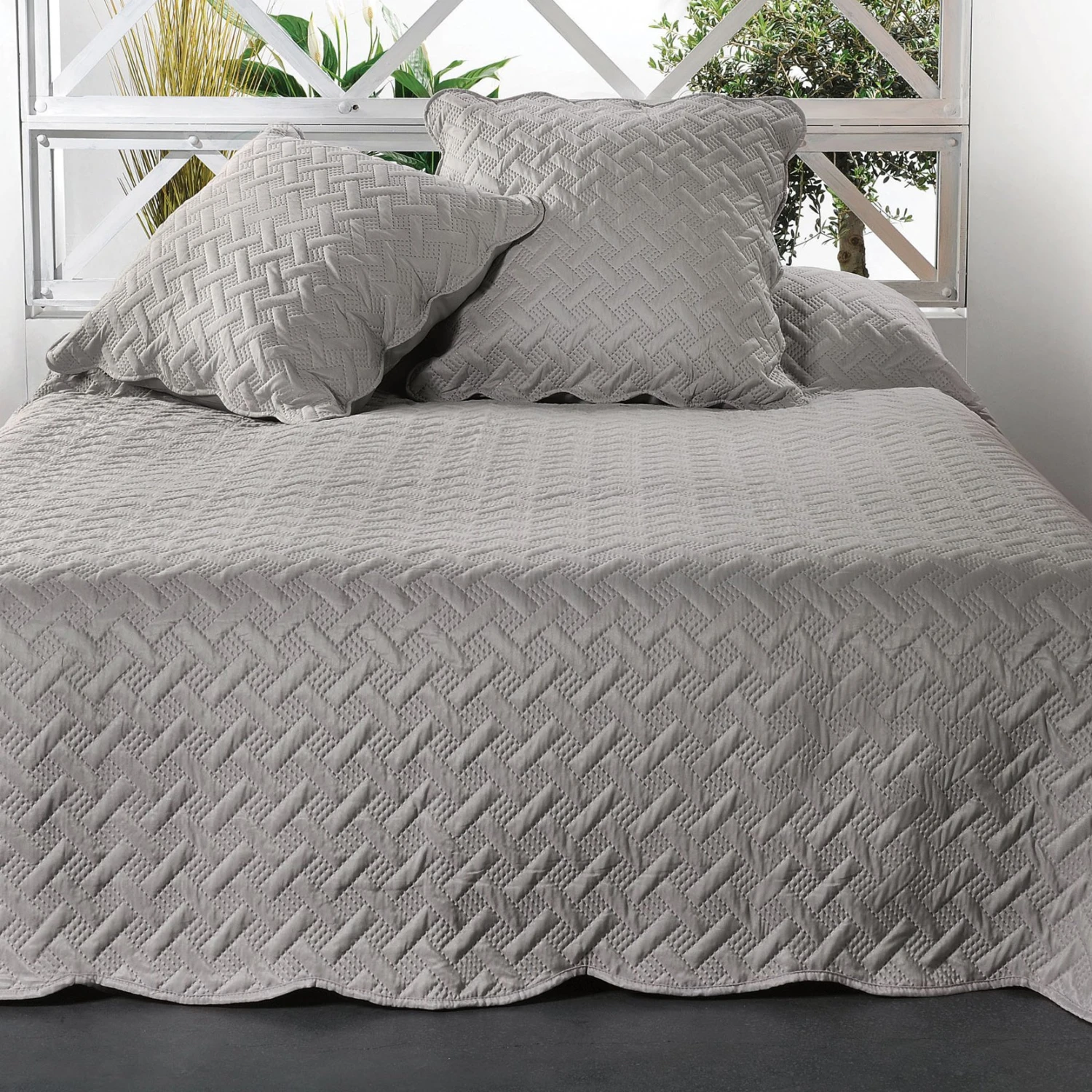 Couvre-lit et taies d'oreiller (230 x 250 cm) Californie Gris clair Couvre-lit Et Taies D'oreiller (230 X 250 Cm) Californie Gris Clair -Eminza 66580 1603370138