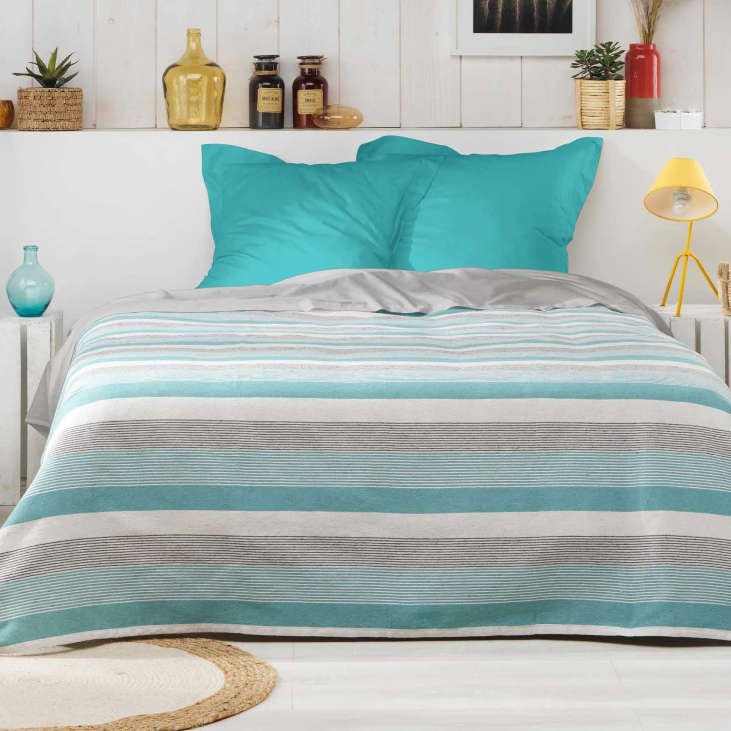 Couvre-lit (180 x 220 cm) Fiby Bleu clair Couvre-lit (180 X 220 Cm) Fiby Bleu Clair -Eminza couvre lit 180 x 220 cm fiby bleu clair 113531 1651568672