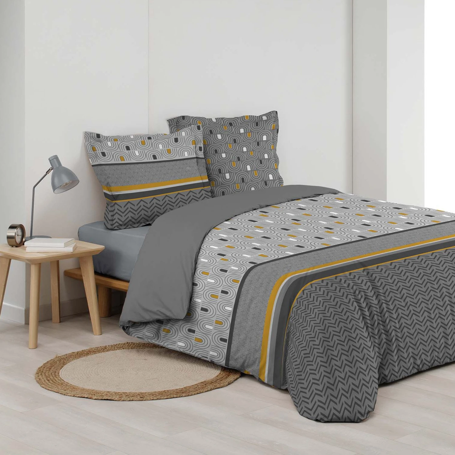 Housse de couette et deux taies coton (240 cm) Pop chic Grise Housse De Couette Et Deux Taies Coton (240 Cm) Pop Chic Grise -Eminza parure 3 p 240 x 220 cm imprime 57 fils allover pop chic 126984 1674548356