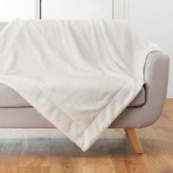 Plaid Fausse Fourrure (220 Cm) Caresse Ecru
