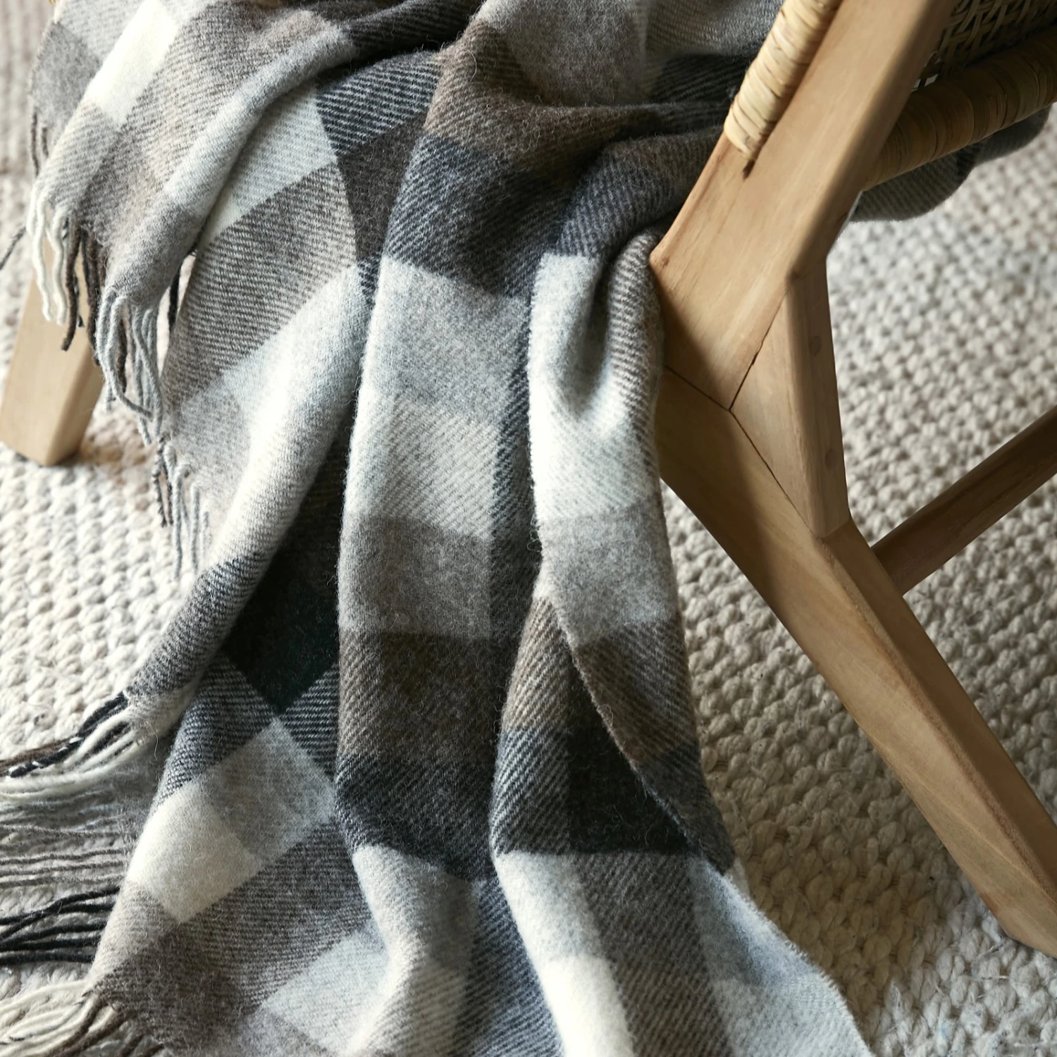 Plaid laine (200 cm) Marcel Gris Plaid Laine (200 Cm) Marcel Gris -Eminza plaid franges 140 x 200 cm laine marcel 131464 1695197898
