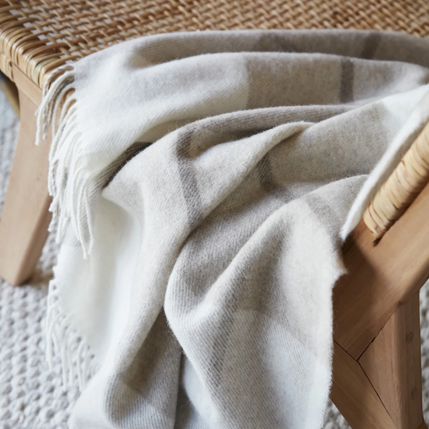 Plaid laine (200 cm) Marius Beige Plaid Laine (200 Cm) Marius Beige -Eminza plaid franges 140 x 200 cm laine marius 131465 1695197186