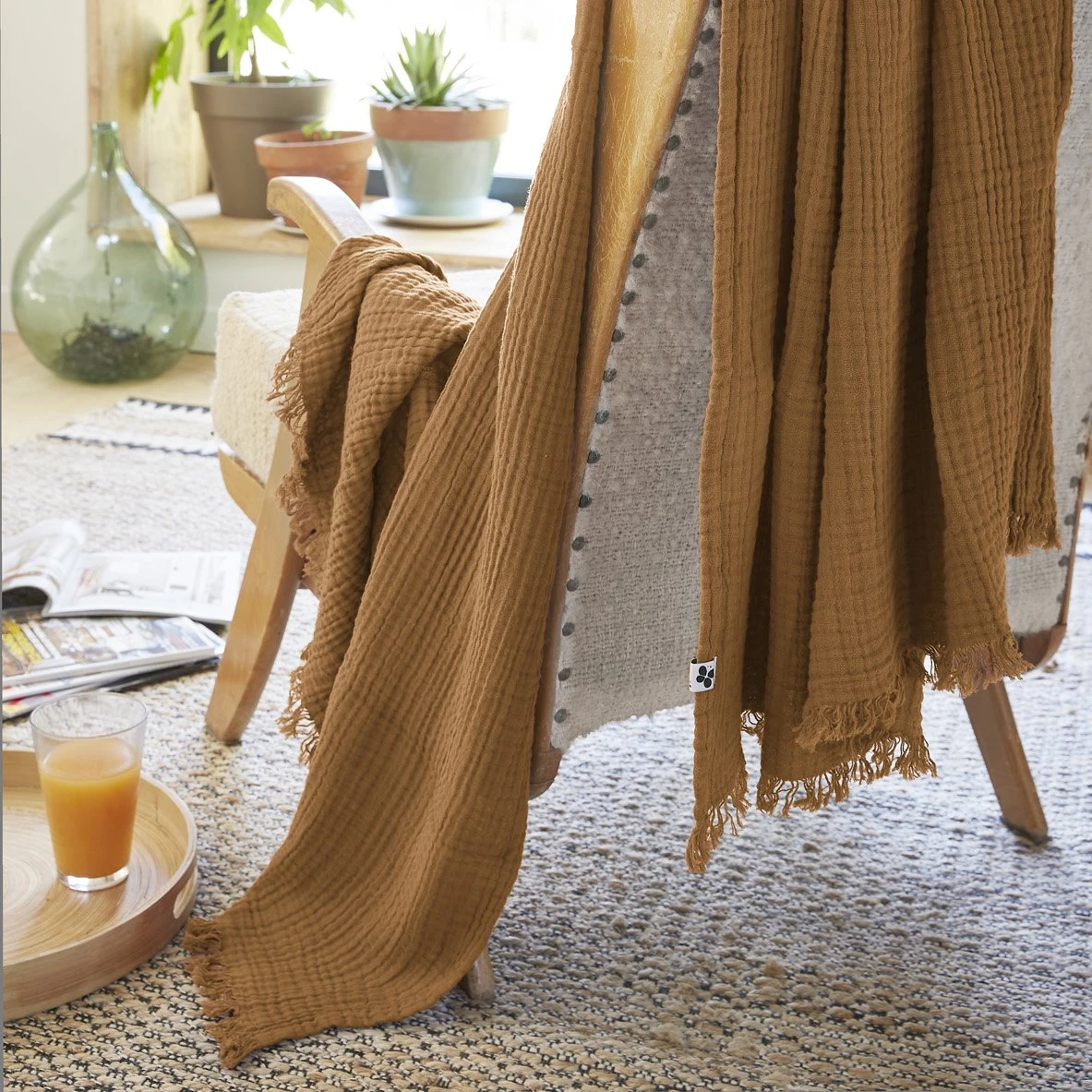 Plaid gaze de coton (220 cm) Gaïa Camel Plaid Gaze De Coton (220 Cm) Gaïa Camel -Eminza plaid franges 180 x 220 cm ga a camel 112829 1655796560