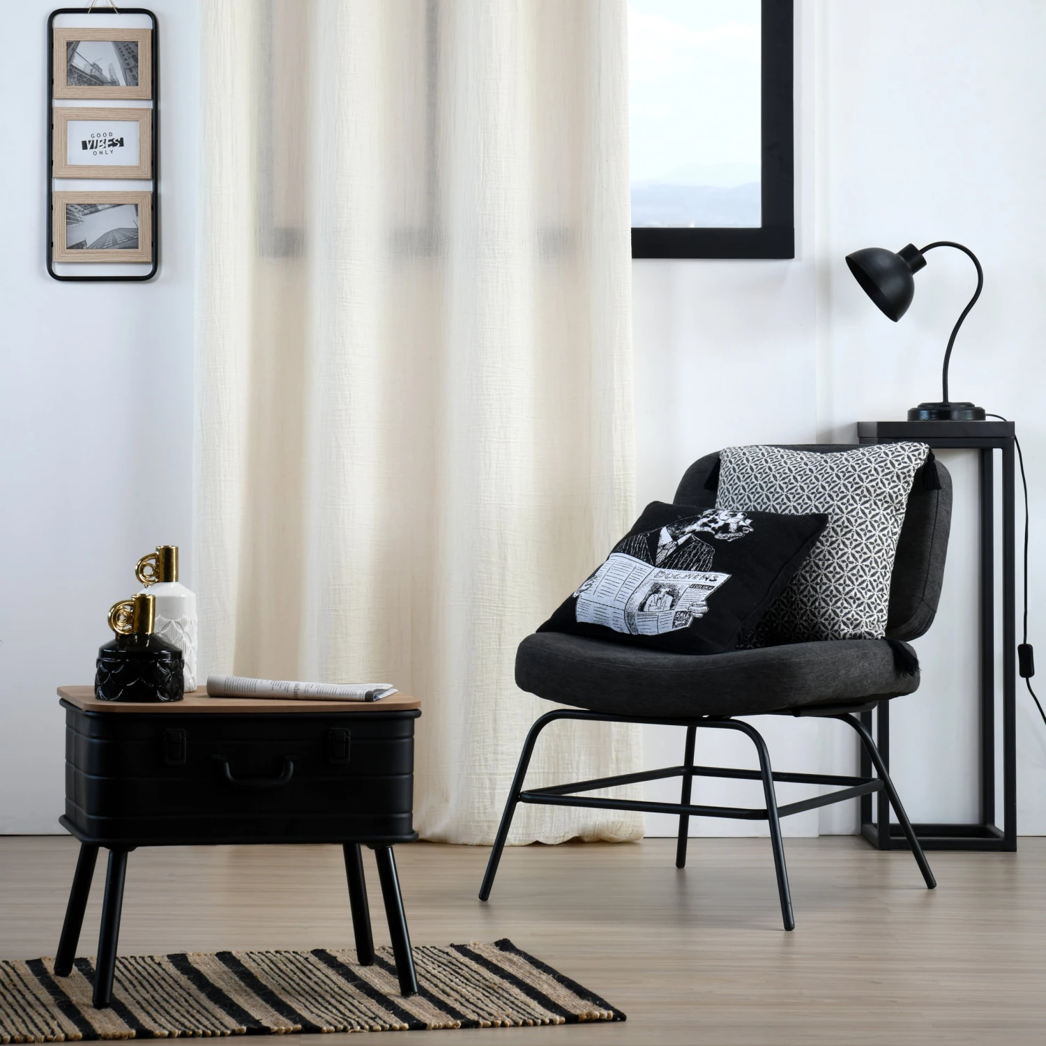 Coussin carré (40 cm) Princeton Noir Coussin Carré (40 Cm) Princeton Noir -Eminza princeton coussin 40x40 noir 129922 1688634669