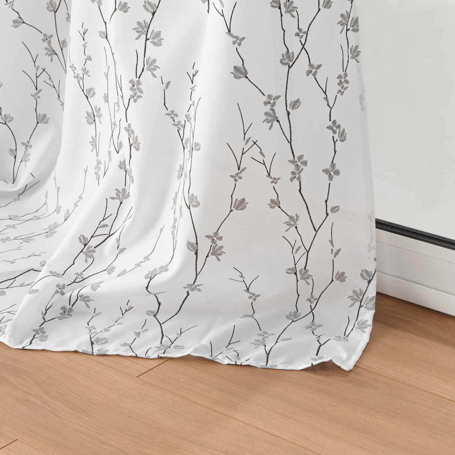 Rideau (140 x 260 cm) Sakura Blanc Rideau (140 X 260 Cm) Sakura Blanc -Eminza rideau a oeillets 140 x 260 cm polyester imprime applique sakura blanc 130528 1689599958