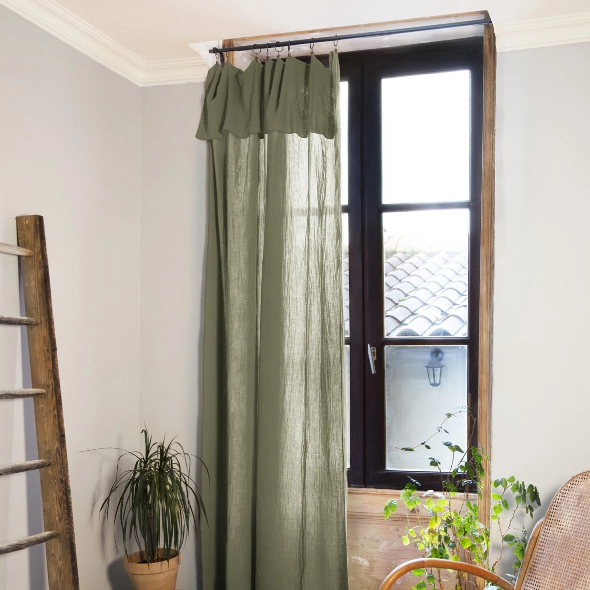 Rideau gaze de coton ajustable (140 x max 300 cm) Gaïa Vert romarin Rideau Gaze De Coton Ajustable (140 X Max 300 Cm) Gaïa Vert Romarin -Eminza rideau ajustable 8 anneaux pince gaze de coton 140 x 300 cm romarin green ga a 109364 1631603626