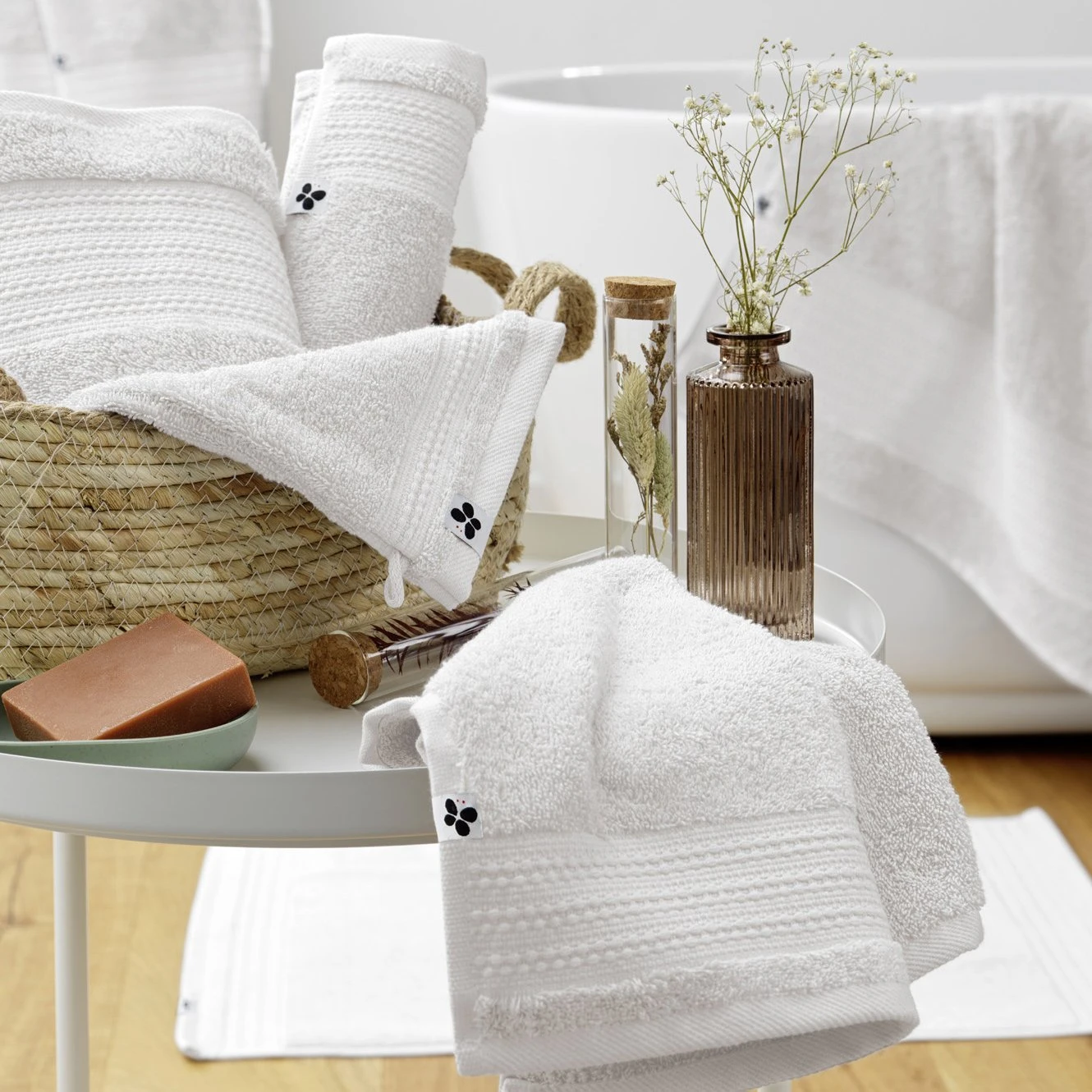 Serviette de bain coton bio (50 x 90 cm) Garance Blanc chantilly Serviette De Bain Coton Bio (50 X 90 Cm) Garance Blanc Chantilly -Eminza serviette de bain coton bio 50 x 90 cm garance blanc chantilly 112280 1641818251