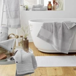 Serviette De Bain Coton Bio (70 X 130 Cm) Garance Gris Nuage -Eminza serviette de douche 70 x 130 cm garance nuage coton bio 112682 1641214605