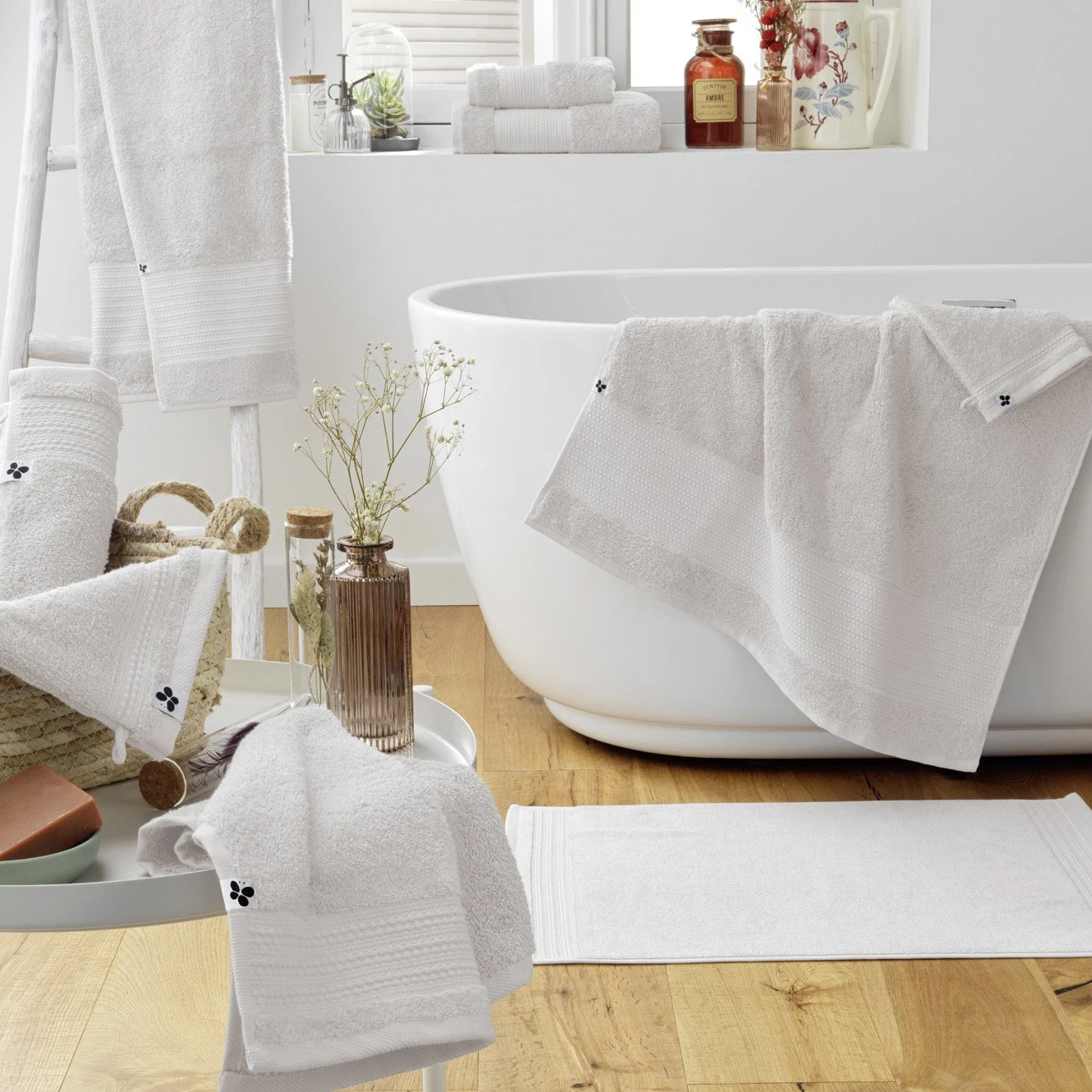 Serviette de bain coton bio (50 x 90 cm) Garance Blanc chantilly Serviette De Bain Coton Bio (50 X 90 Cm) Garance Blanc Chantilly -Eminza serviette de toilette 50 x 90 cm garance chantilly coton bio 112280 1641218497