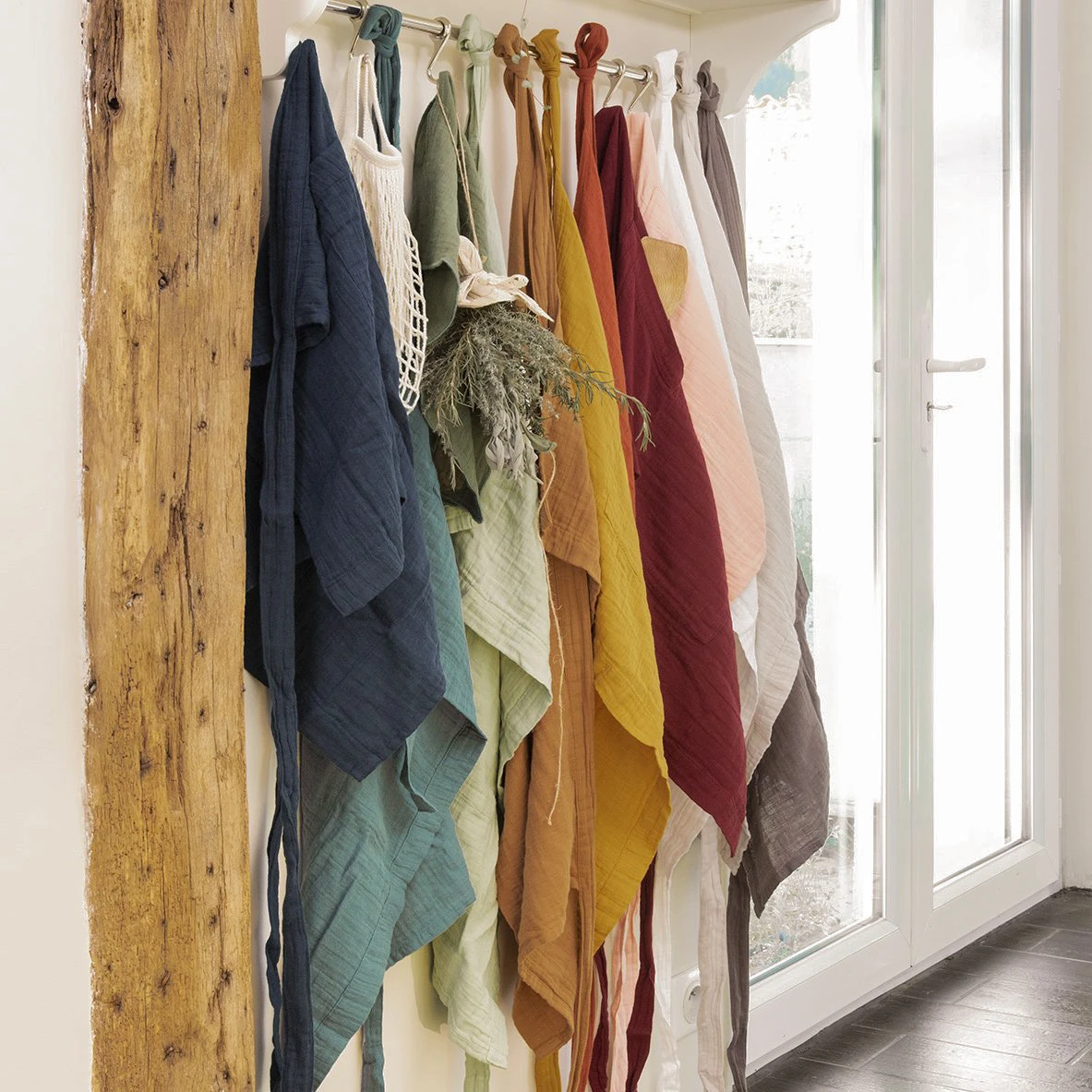 Tablier avec poches gaze de coton Gaïa Jaune safran Tablier Avec Poches Gaze De Coton Gaïa Jaune Safran -Eminza tablier serveur gaze de coton 45 x 80 cm ga a safran 112637 1641292184