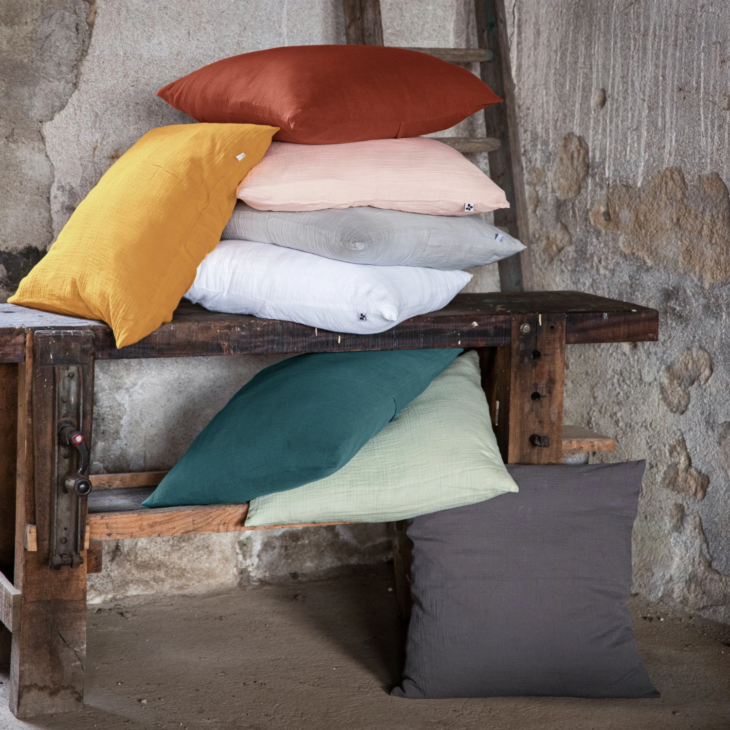 Taie d'oreiller carrée gaze de coton (60 cm) Gaïa Vert romarin Taie D'oreiller Carrée Gaze De Coton (60 Cm) Gaïa Vert Romarin -Eminza taie d oreiller carr e gaze de coton 60 cm ga a vert romarin 109199 1635936025