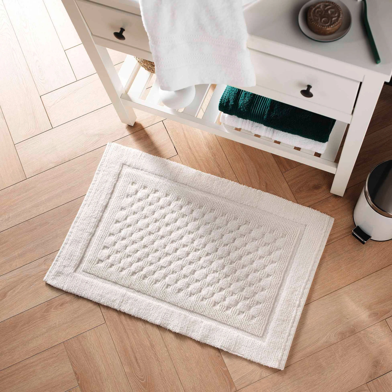 Tapis de bain coton (80 cm) Damaris Blanc Tapis De Bain Coton (80 Cm) Damaris Blanc -Eminza tapis de bain 50 x 80 cm coton jacquard tisse damaris 130621 1690442777