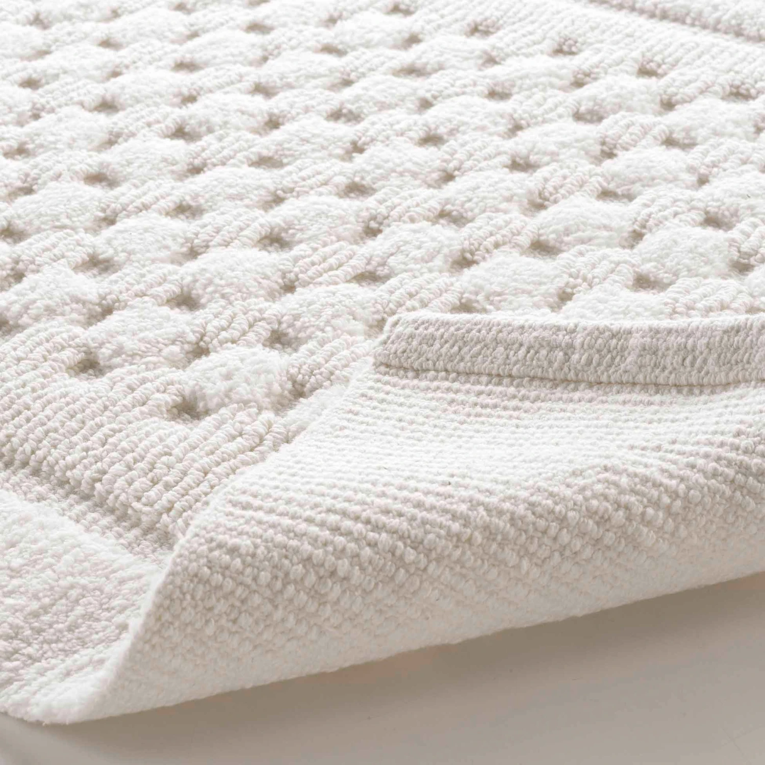 Tapis de bain coton (80 cm) Damaris Blanc Tapis De Bain Coton (80 Cm) Damaris Blanc -Eminza tapis de bain 50 x 80 cm coton jacquard tisse damaris 130621 1690442808