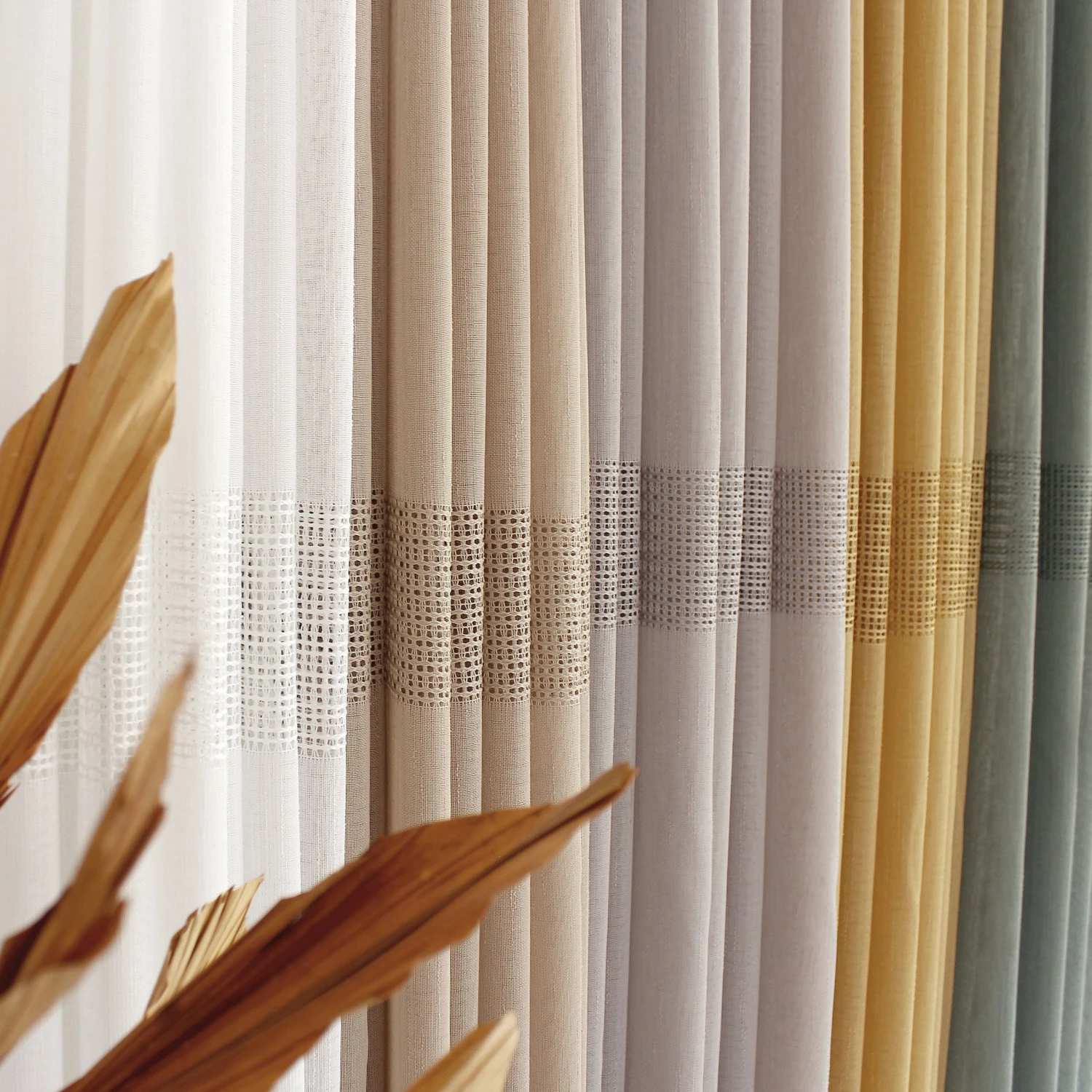 Voilage (140 x 240 cm) Mia Beige Voilage (140 X 240 Cm) Mia Beige -Eminza voilage effet lin bande ajoure 8 oeillets mtal argent diam tre intrieur 4 cm 140x240cm mia lin 131029 1690897641